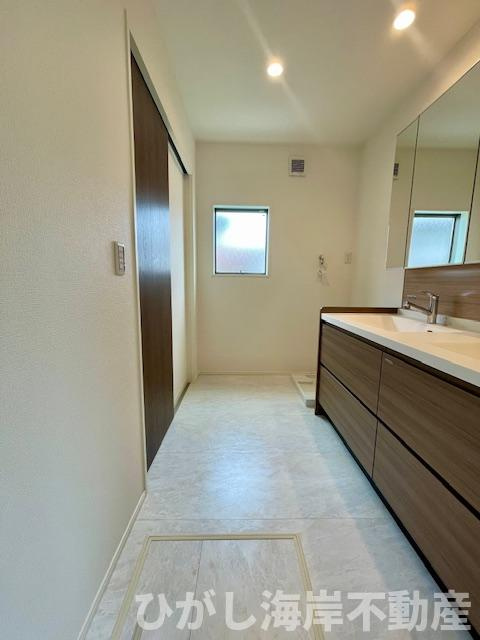 茅ヶ崎市南湖2丁目　新築戸建　　全３棟の脱衣所|脱衣スペース