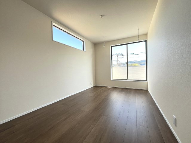 【寝室】 | 福岡市南区大平寺1丁目第1　1号棟（全2棟）【仲介手数料無料・0円】 | 現地写真。2階主寝室です。