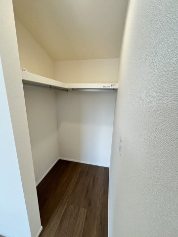 【収納】 | 福岡市南区大平寺1丁目第1　1号棟（全2棟）【仲介手数料無料・0円】 | 現地写真。ウォークインクローゼットです。