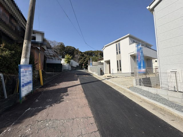 【その他】 | 福岡市南区大平寺1丁目第1　1号棟（全2棟）【仲介手数料無料・0円】 | 現地写真。前面道路です。