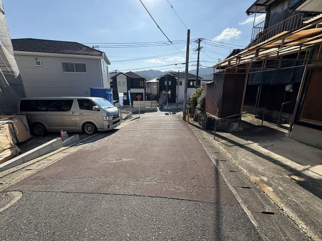 【その他】 | 福岡市南区大平寺1丁目第1　1号棟（全2棟）【仲介手数料無料・0円】 | 現地写真。前面道路です。