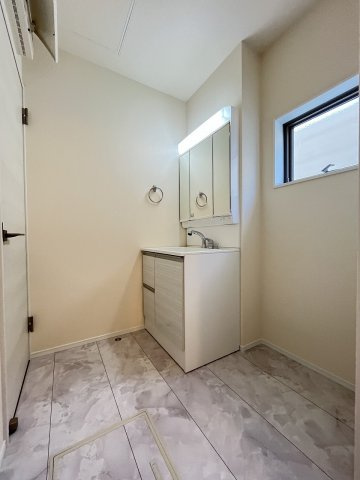 【洗面所】 | 福岡市南区大平寺1丁目第1　1号棟（全2棟）【仲介手数料無料・0円】 | 現地写真。