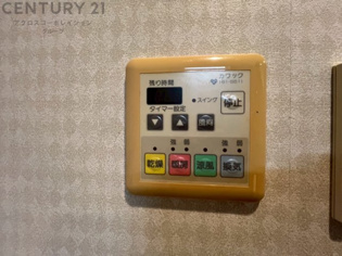 暖房機能があるため、冬場でも温かい浴室で入浴でき、乾燥機能があるため、水気を素早く取り除けます。また、換気機能があるため、湿気を素早く排出してカビや雑菌の発生を防ぐことができます。