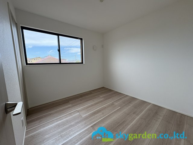 富士山遠望の鎌倉市台の新築全2棟　2号棟の子供部屋|お子さんのいるうちは子供部屋に使ってはいかがでしょうか