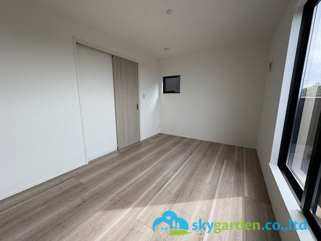 富士山遠望の鎌倉市台の新築全2棟　2号棟の寝室|寝室にいかがでしょうか