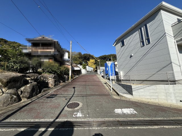 【その他】 | 福岡市南区大平寺1丁目第1　2号棟（全2棟）【仲介手数料無料・0円】 | 現地写真。前面道路です。