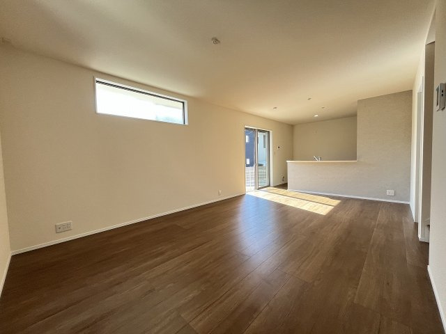 【居間・リビング】 | 福岡市南区大平寺1丁目第1　2号棟（全2棟）【仲介手数料無料・0円】 | 現地写真。