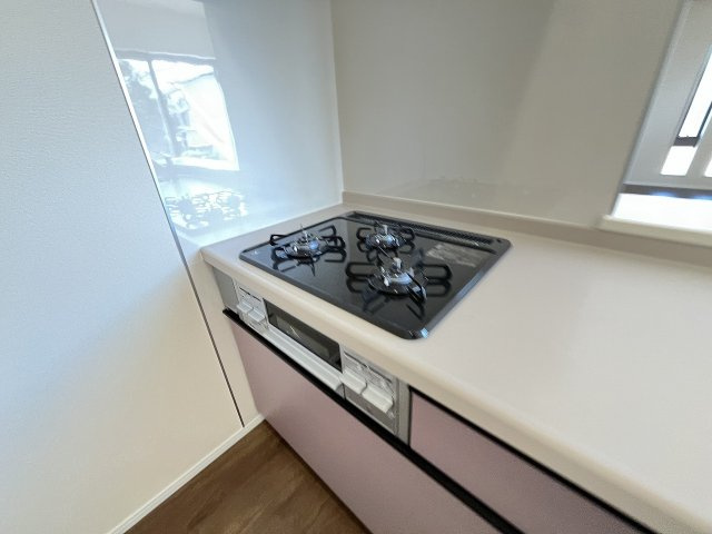 【キッチン】 | 福岡市南区大平寺1丁目第1　2号棟（全2棟）【仲介手数料無料・0円】 | 施工例。施工例は完成時と異なる場合があります。