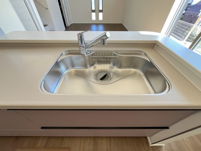 【キッチン】 | 福岡市南区大平寺1丁目第1　2号棟（全2棟）【仲介手数料無料・0円】 | 施工例。施工例は完成時と異なる場合があります。