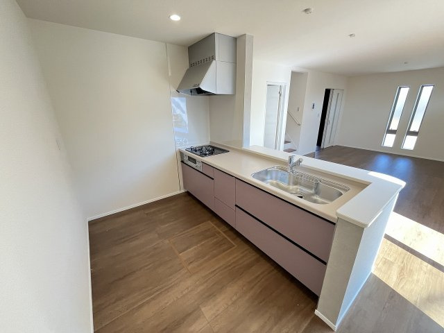 【キッチン】 | 福岡市南区大平寺1丁目第1　2号棟（全2棟）【仲介手数料無料・0円】 | 施工例。施工例は完成時と異なる場合があります。