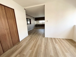 【居間・リビング】 | 高槻市辻子3丁目　中古戸建