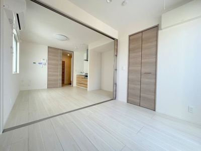 【居間・リビング】 | トリシア・ヒナ