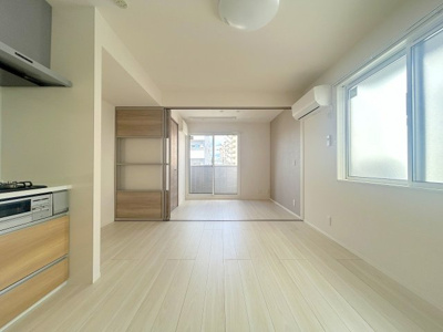 【居間・リビング】 | トリシア・ヒナ