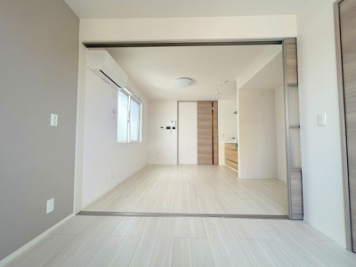 【居間・リビング】 | トリシア・ヒナ