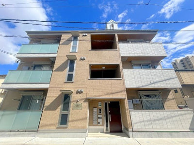 【外観】 | トリシア・ヒナ