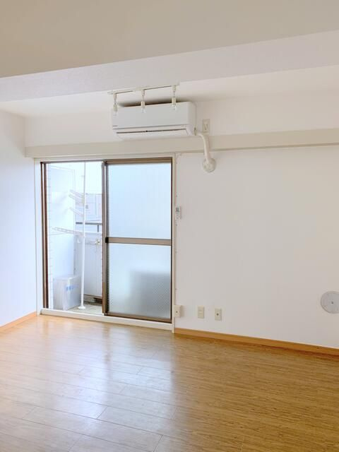 プレステージ三鷹の洋室