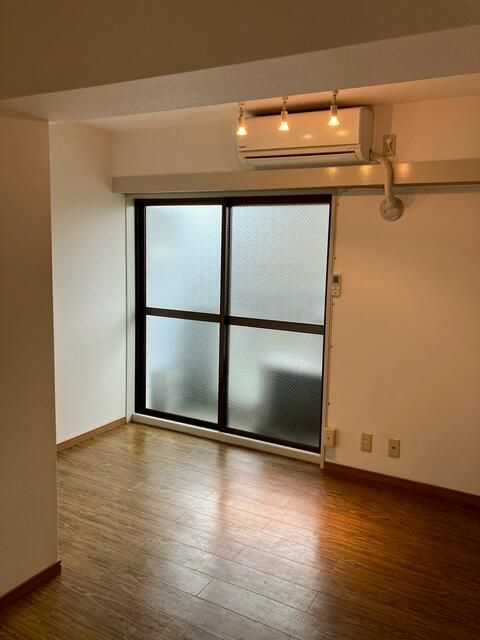 プレステージ三鷹の洋室