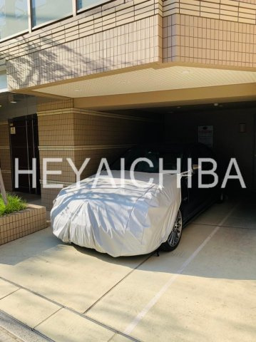 スプレスター上野根岸の駐車場