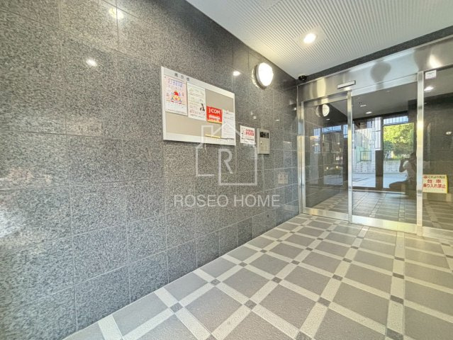 パークサイド法円坂のエントランス