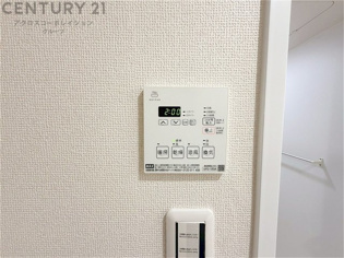 訪問者が来たときにテレビ画面で確認できるため、安心してドアを開けられます。録画機能があるものもあり、留守中に来訪者を記録しておくことができます。利便性が高く、セキュリティ面でも安心です
