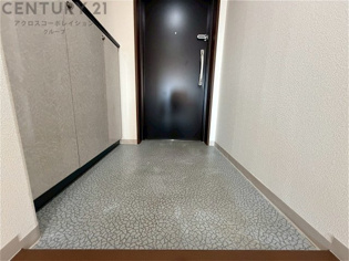 シューズボックス付きの玄関。ご家族の履物をスッキリと整頓します。