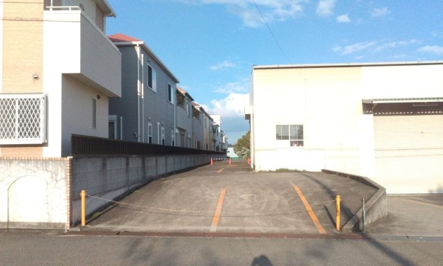 堺市南区原山台5丁貸工場倉庫187万円の駐車場