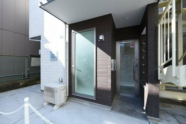 ラクシス田端のエントランス