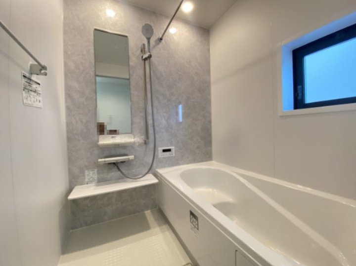 『八王子市新築戸建て』八王子市暁町3-2-5【仲介手数料無料】　　３期　の浴室|～仲介手数料無料☆八王子ひなた不動産～八王子市暁町　新築戸建て