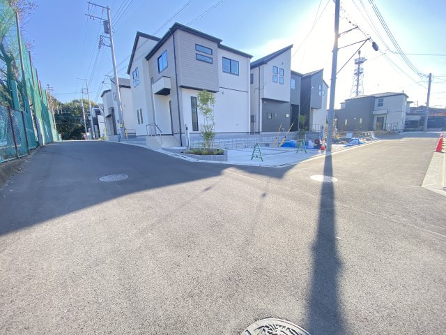 『八王子市新築戸建て』八王子市暁町3-2-5【仲介手数料無料】　　３期　の前面道路含む現地写真|～仲介手数料無料☆八王子ひなた不動産～八王子市暁町　新築戸建て