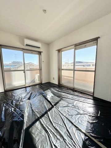 シャルマンの内装|明るい色調の室内です