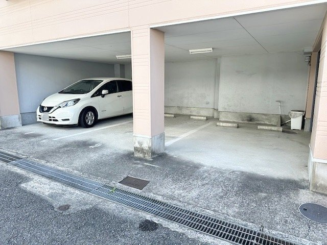 シャルマンの駐車場|駐車場があります