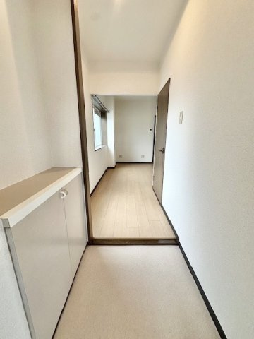 シャルマンの玄関|収納もある玄関です