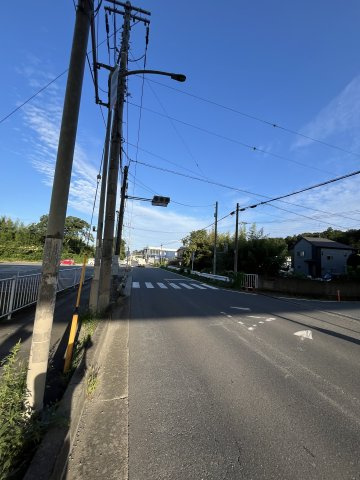 店舗・事務所用地 日高市高萩の前面道路含む現地写真
