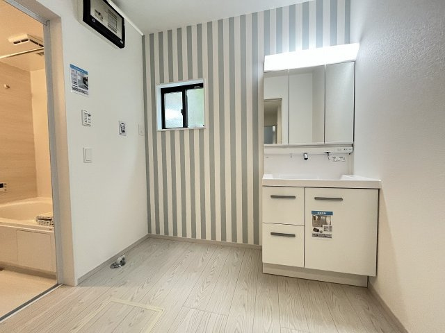 【洗面所】 | 福岡市南区大平寺1丁目10期　1号棟（全2棟）【仲介手数料無料・0円】 | 施工例。施工例は完成時と異なる場合があります。