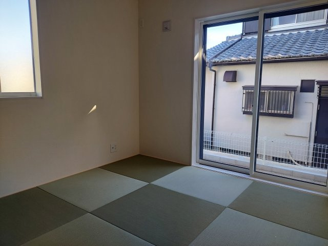 宝塚市逆瀬台5丁目新築一戸建の和室|1階和室約5.25帖