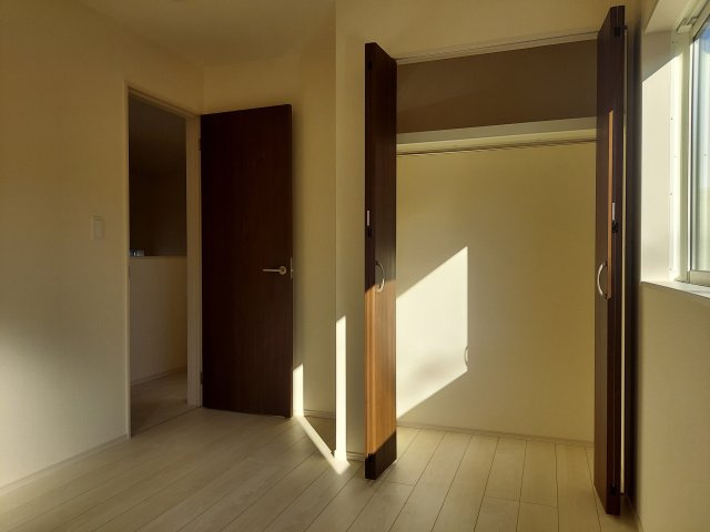 宝塚市逆瀬台5丁目新築一戸建の洋室|2階洋室約5.5帖