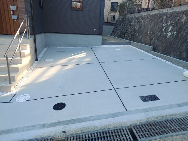 宝塚市逆瀬台5丁目新築一戸建の駐車場