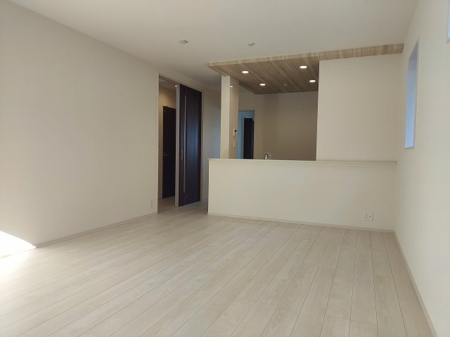 宝塚市逆瀬台5丁目新築一戸建の居間・リビング