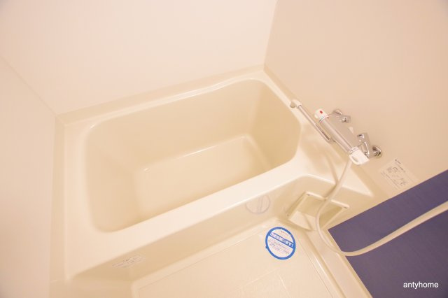 セレニテ新大阪弐番館　仲介手数料無料の浴室