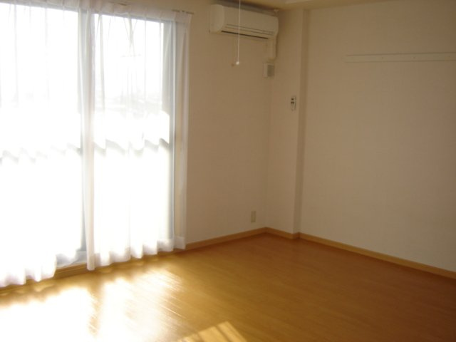 リヴェールドゥ　エスの居間・リビング|洋室