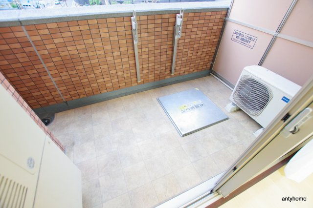 グランシス江坂　仲介手数料無料のバルコニー