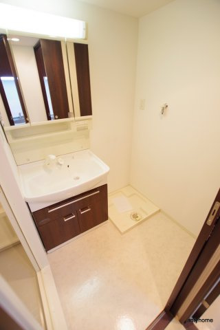 グランシス江坂　仲介手数料無料の洗面所