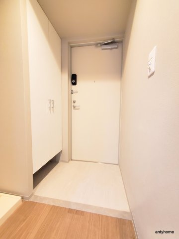 ワーブ大阪本町　仲介手数料無料の玄関