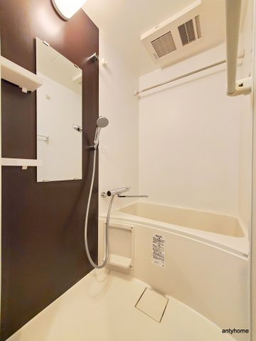 ワーブ大阪本町　仲介手数料無料の浴室