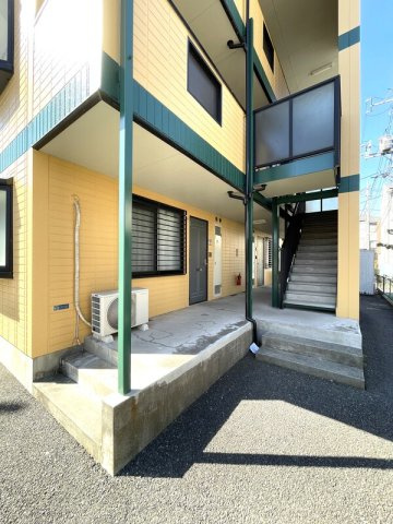 グリーンヒルズB棟のエントランス