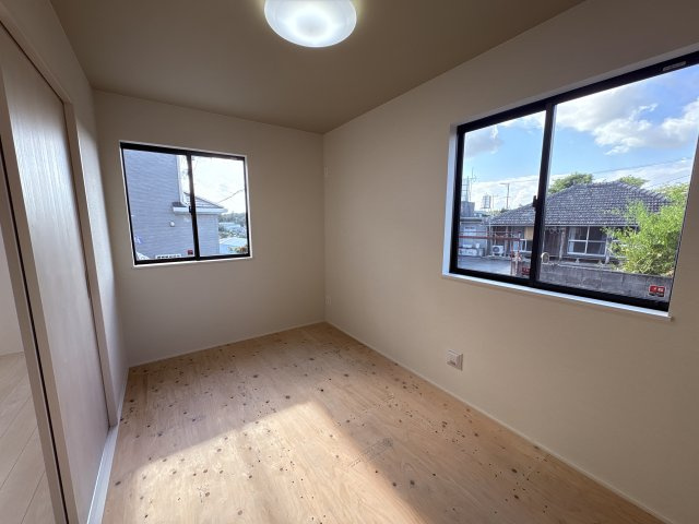 ハートフルタウンうるま市兼箇段Ⅱ-1号棟の洋室