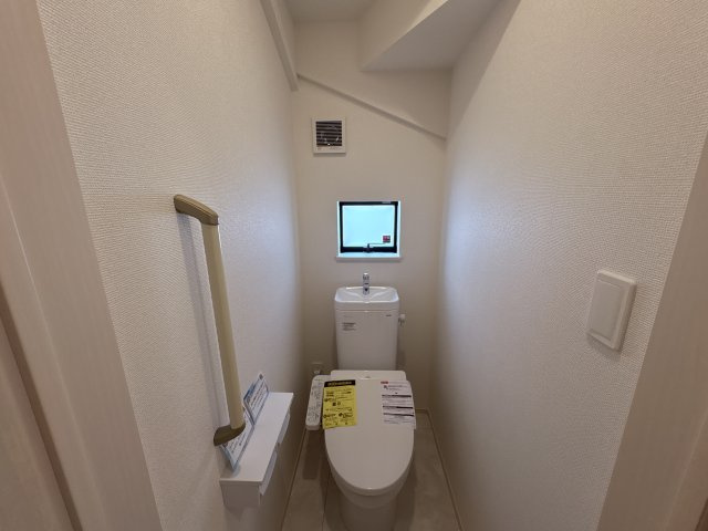 ハートフルタウンうるま市兼箇段Ⅱ-1号棟の玄関