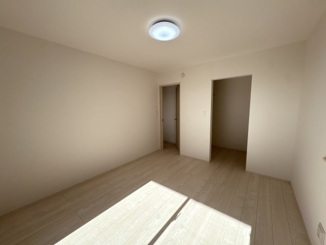 ハートフルタウンうるま市兼箇段Ⅱ-1号棟の洋室