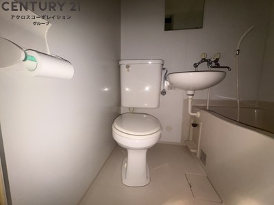 浴室内にトイレがあります☆
