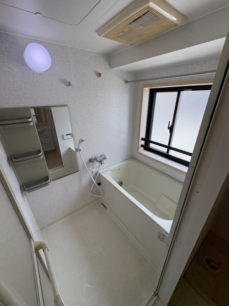 パレソレイユ西新宿の浴室